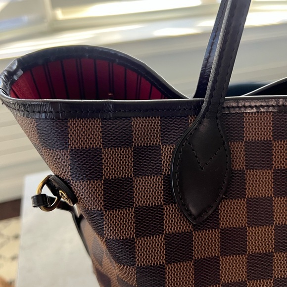 Authentic Louis Vuitton Neverfull MM Damier Ebene Cherry - Picture 9 of 16
